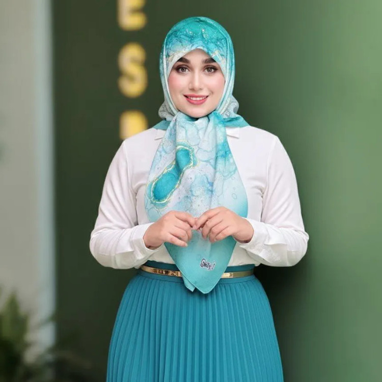 روسری نخی کاستوم طرح رزیتا قواره 115 رنگ فیروزه ای