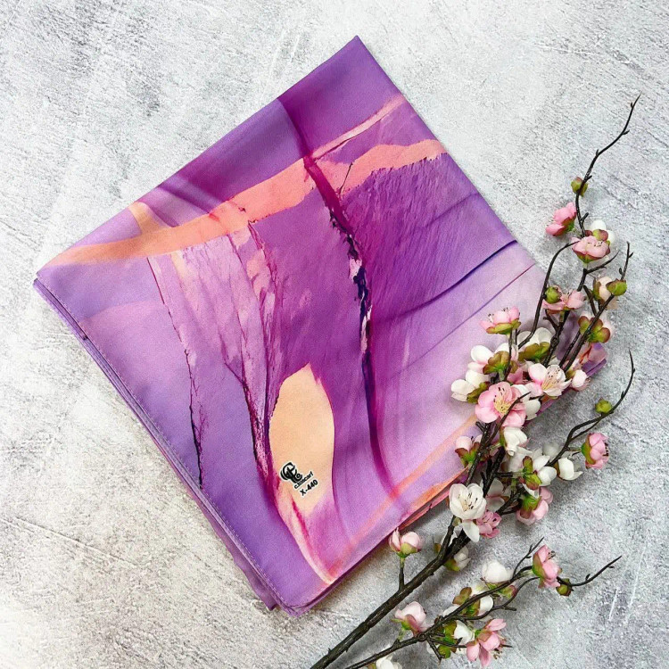 روسری نخی کاستوم طرح دلناز سایز 140 آبی چرخ دوز