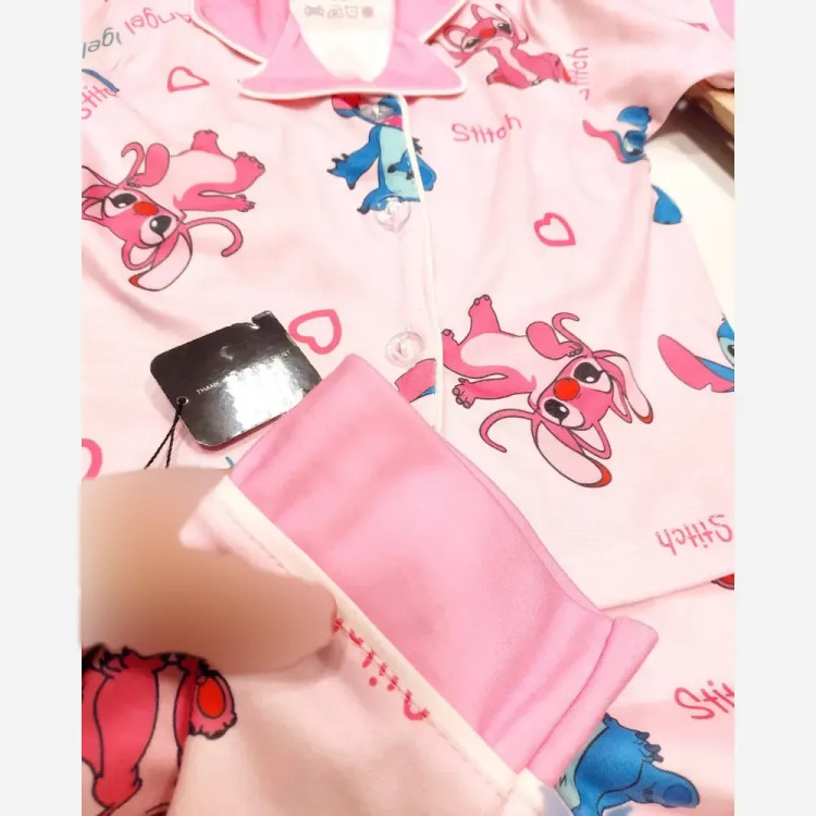 ست لباس راحتی مادر و کودک طرح استیج صورتی پنبهای دکمهدار