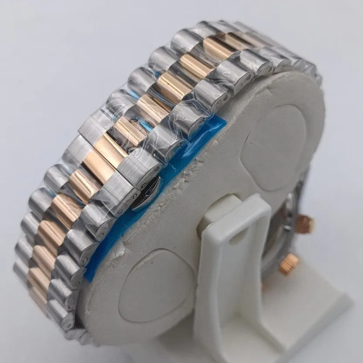 ساعت مردانه استیل رزگلد صفحه مشکی الکس مارتین 7107