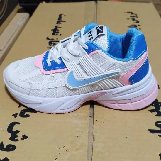 کفش کتانی زنانه نایک مدل V2K پاستیلی مناسب پیاده روی و باشگاه سایز 37 تا 40