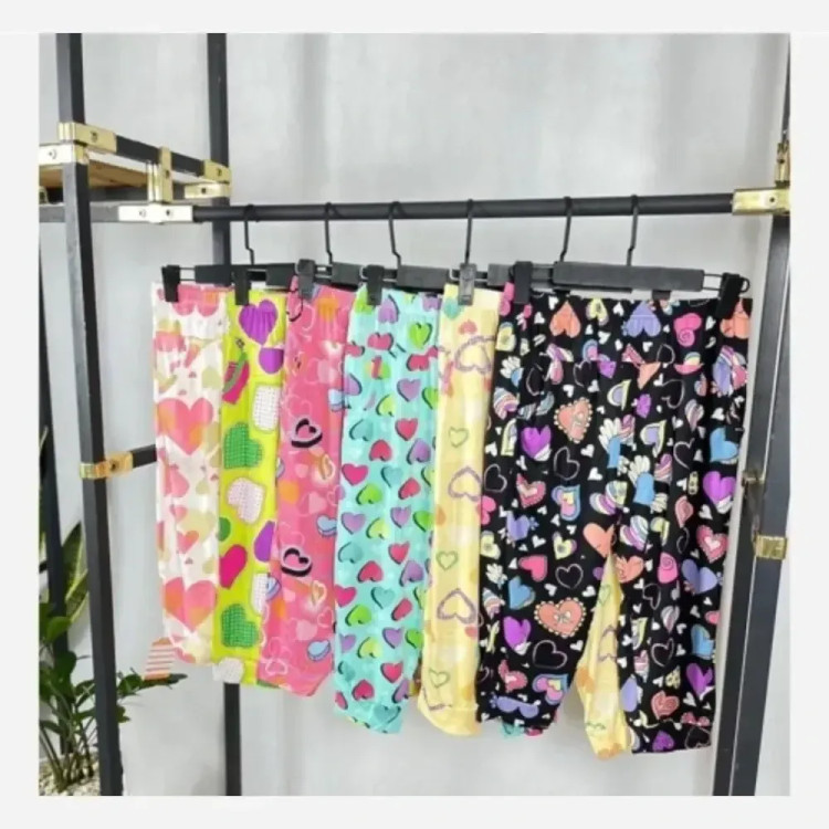شلوارک راحتی زنانه گیاهی قواره بزرگ جیب دار طرح قلب سایز 38 تا 50 (2)