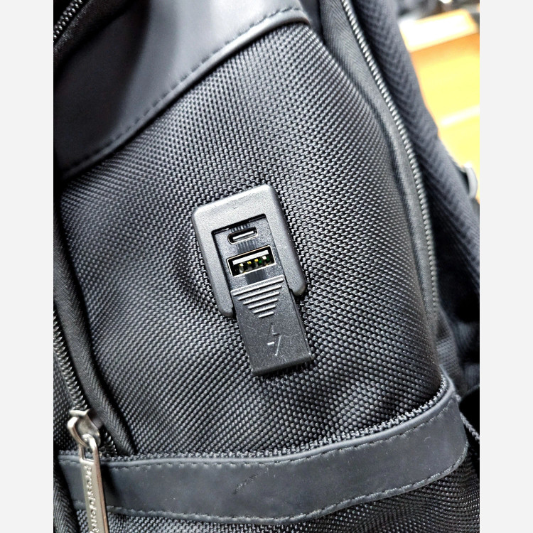 کوله پشتی وارداتی پرزیدنت ضد آب پارچه ریپس کرهای با محفظه لپ تاپ و پورت USB (2)