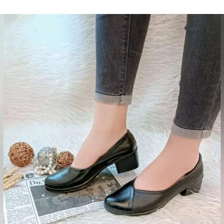 کفش طبی زنانه مدل ستایش پاشنه 5 سانت چرم صنعتی رنگ مشکی (2)