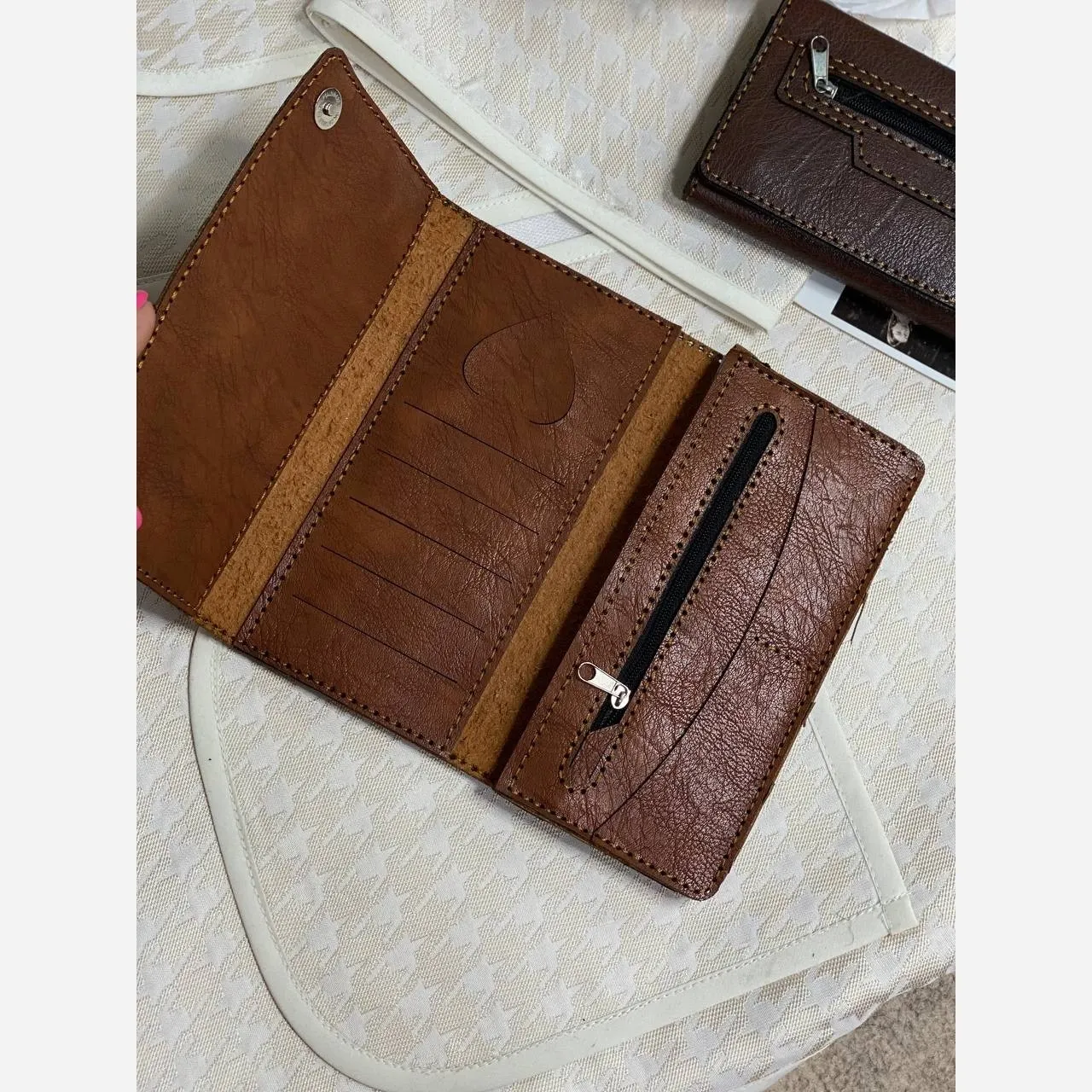 کیف پول و موبایل چرم سه لت مدل عطارد دست دوز با چرم خارجی درجه یک (2)