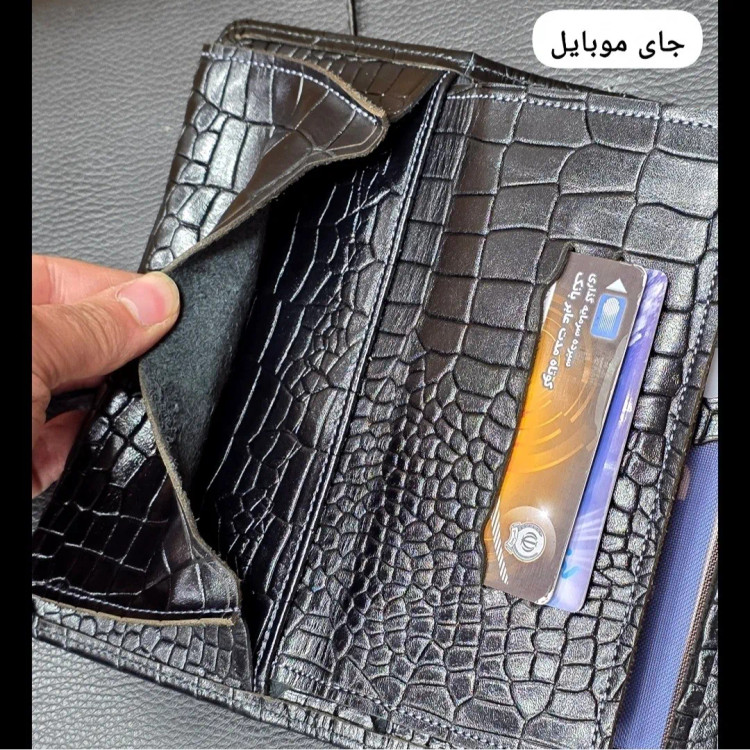 ست کادویی چرم طبیعی مردانه شامل کیف پول کتی و جاکلیدی با باکس چوبی (2)