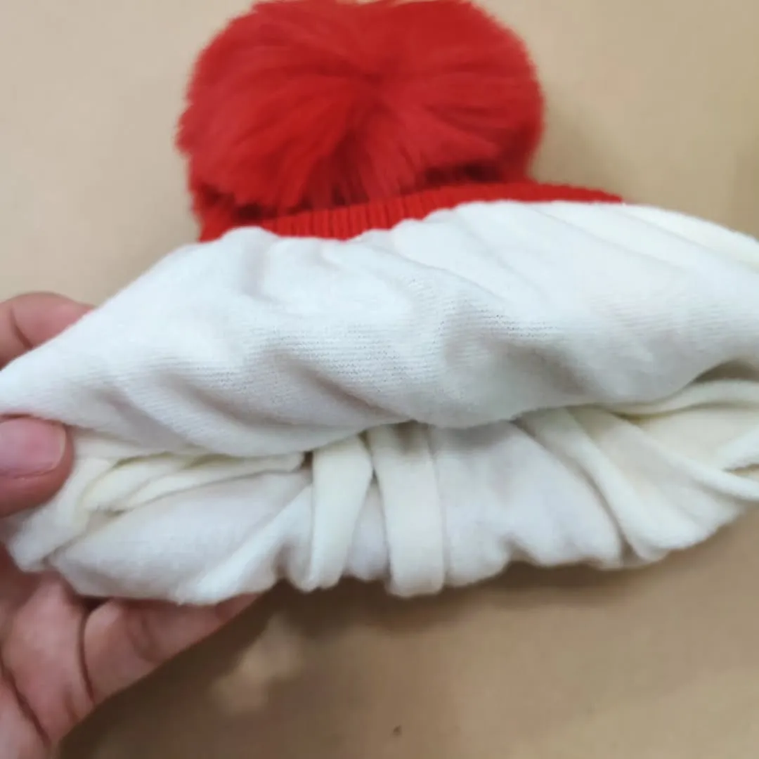 کلاه بچگانه پوم دار وارداتی داخل آستر گرم مناسب 1 تا 3 سال (2)