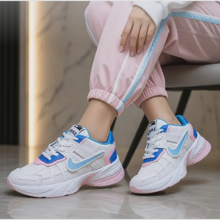 کفش کتانی زنانه نایک مدل V2K پاستیلی مناسب پیاده روی و باشگاه سایز 37 تا 40