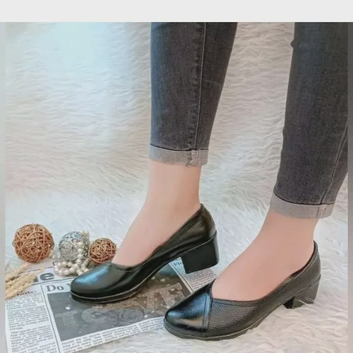 کفش طبی زنانه مدل ستایش پاشنه 5 سانت چرم صنعتی رنگ مشکی