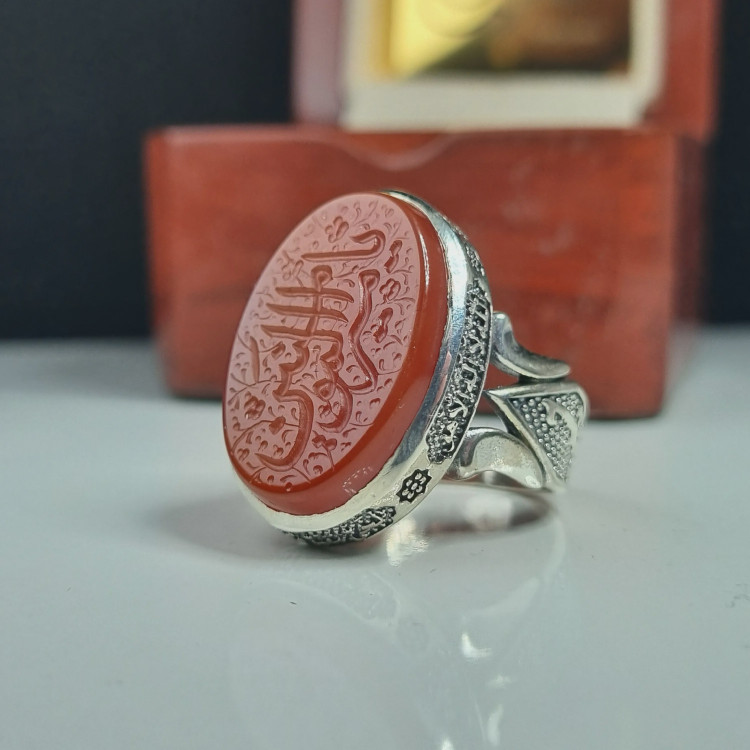انگشتر مردانه نقره 925 عقیق سرخ با حکاکی دستی امیرالمومنین اثر استاد فتح