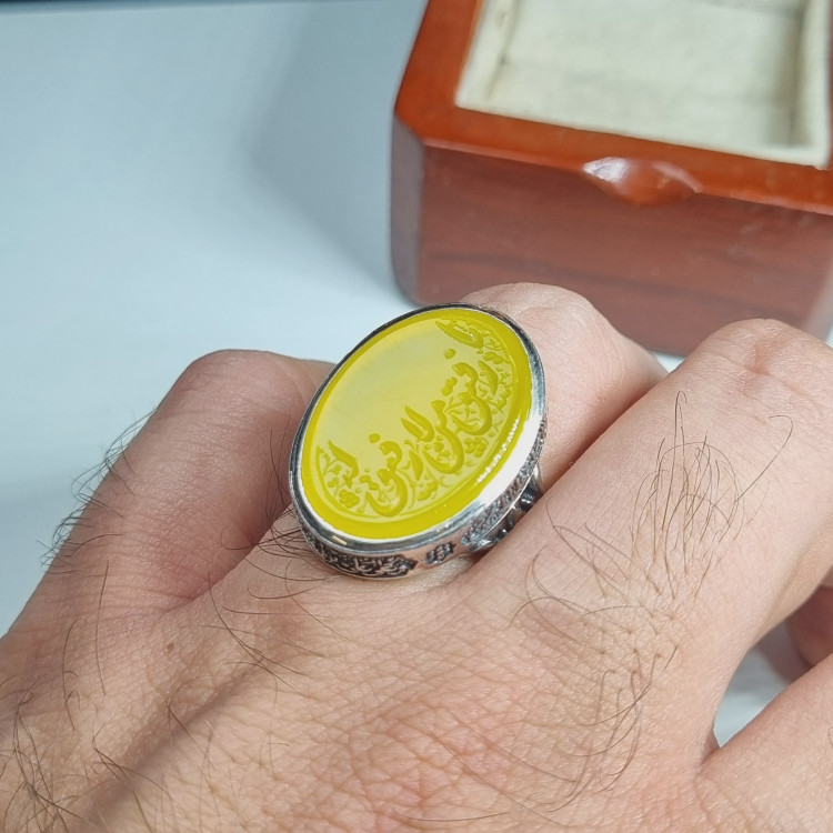 انگشتر نقره مردانه عقیق زرد دستساز با حکاکی لا رفیق من لا رفیق له عیار 925