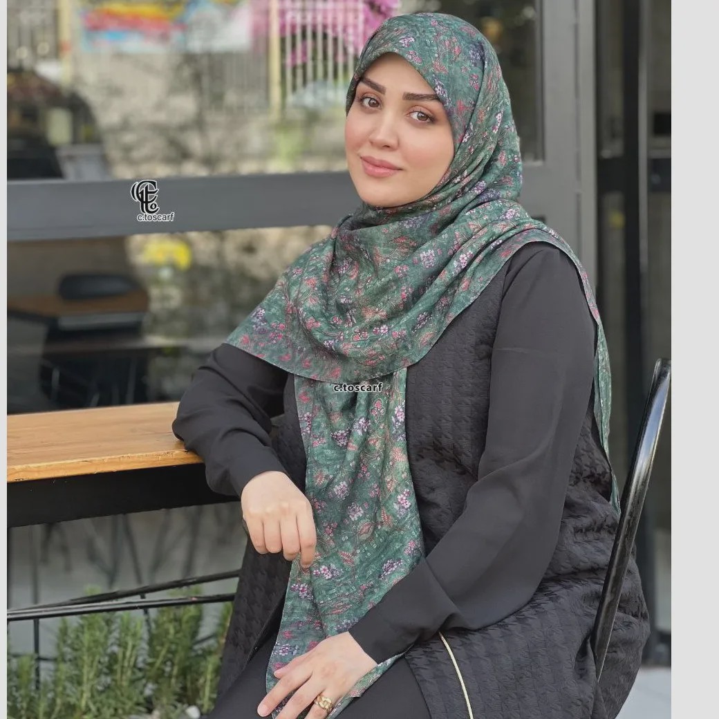 روسری نخ طرح گلشن قواره 140 زمینه سبز آبرنگی گل ریز