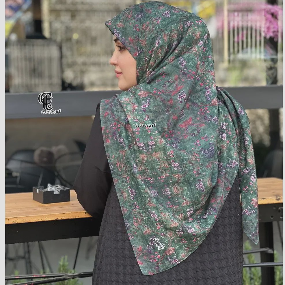 روسری نخ طرح گلشن قواره 140 زمینه سبز آبرنگی گل ریز