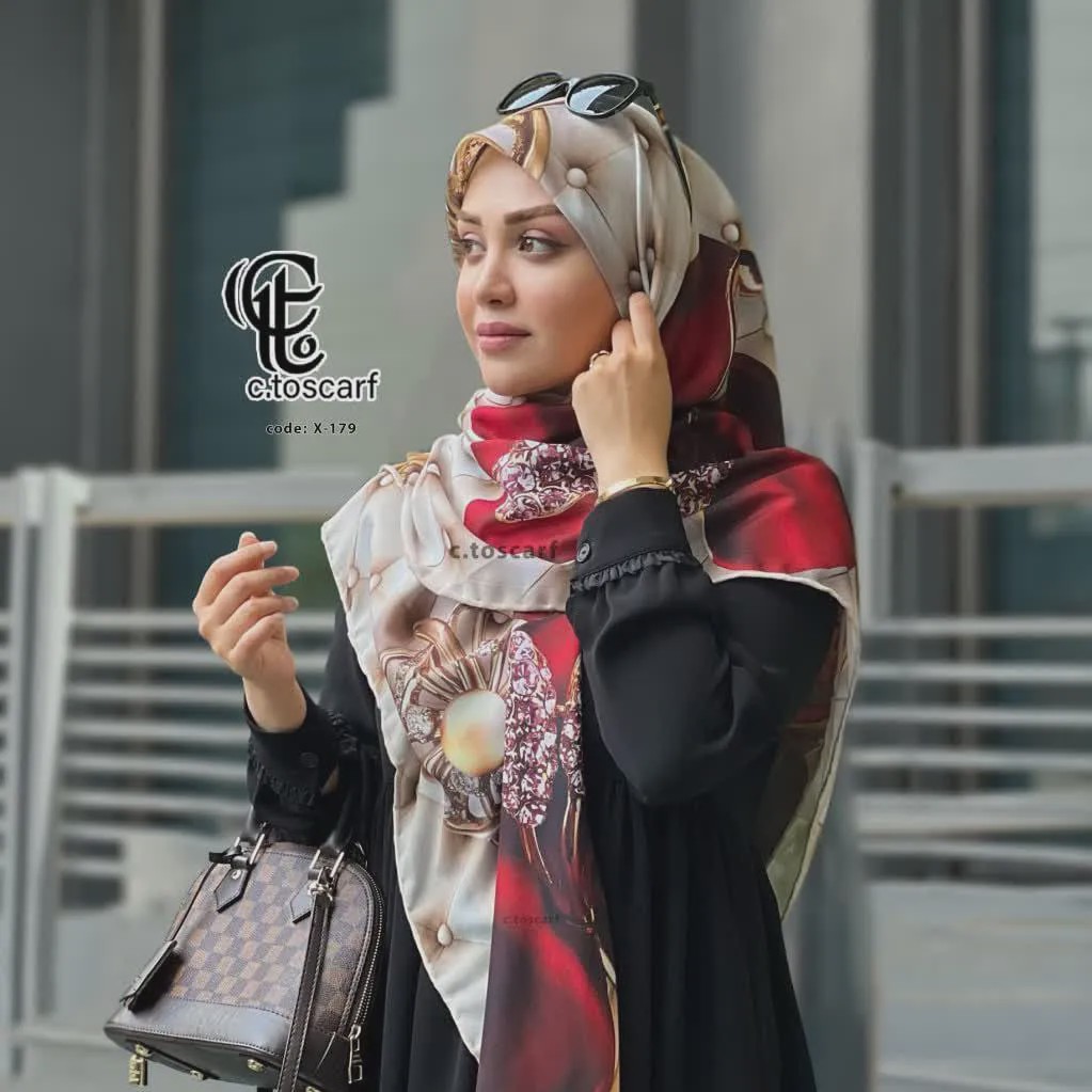 روسری نخی کاستوم طرح شقایق ابعاد 140x140 چرخ دوز
