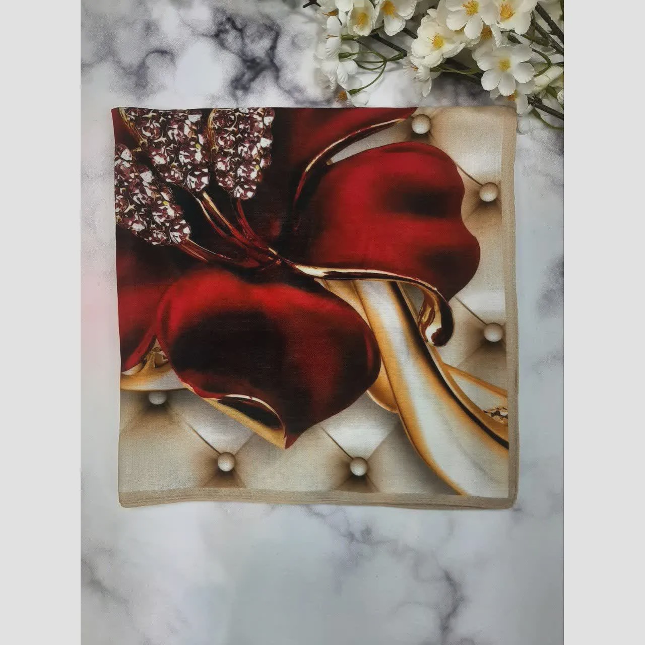 روسری نخی کاستوم طرح شقایق ابعاد 140x140 چرخ دوز