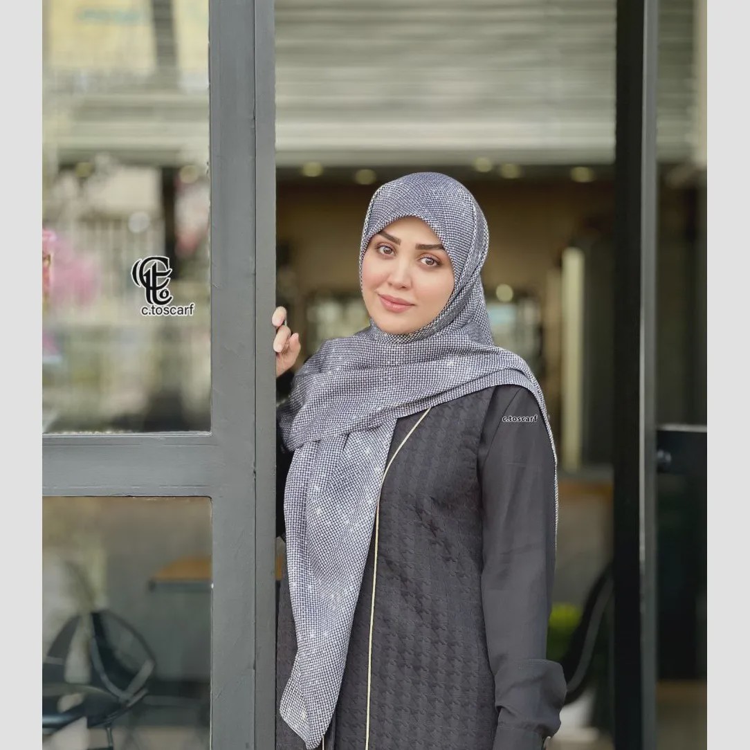 روسری نخ کاستوم طرح نگینی سایز 140 مجلسی و روزمره