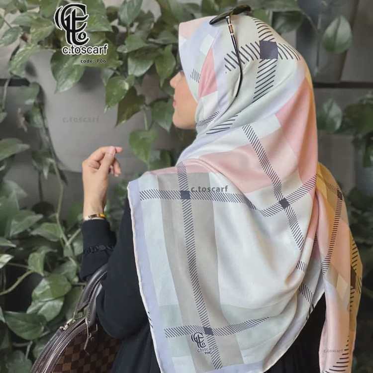 روسری مجلسی طرح باربری سفید نخ کاستوم قواره بزرگ 140 سانتیمتر