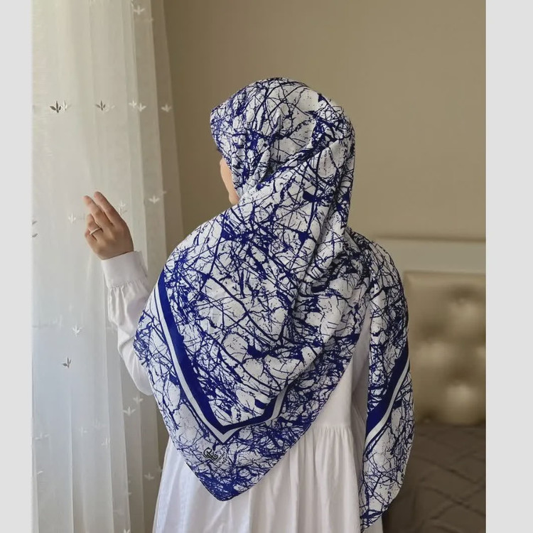 روسری نخ طرح ختن ابعاد 140 در 140 بانوان