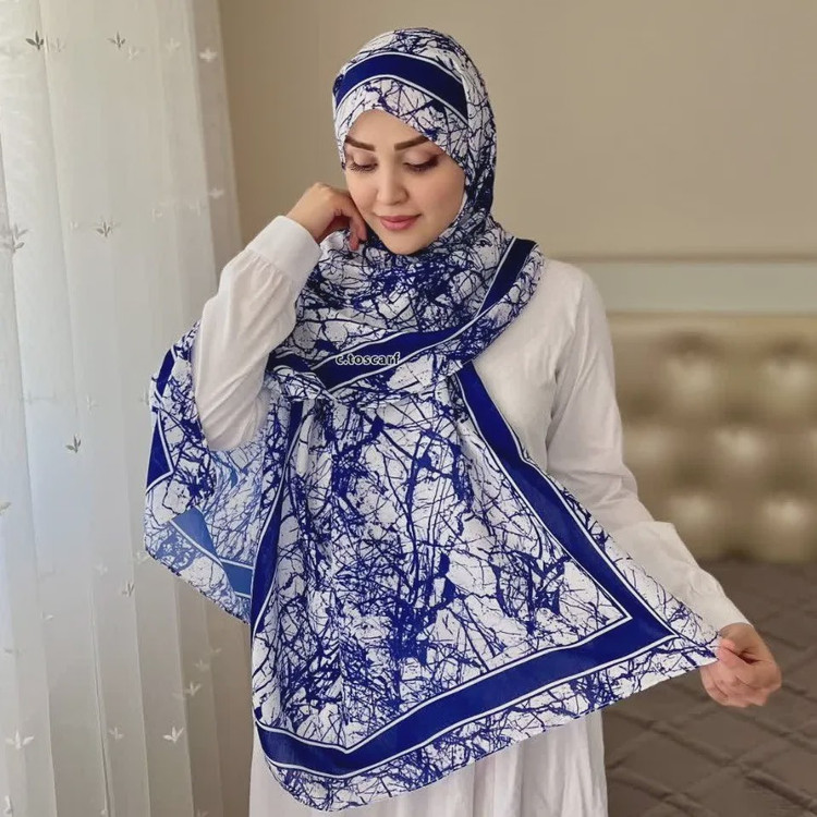 شال نخ کاستوم طرح ختن اسپرت سفید مشکی