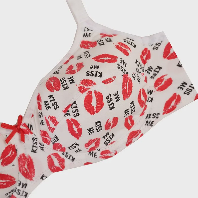 سوتین نخی فنردار لایه دار طرح لب kiss me برند براگو بند قابل تنظیم ضد حساسیت