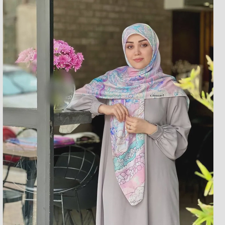 روسری نخی قواره 140 دور دوخت طرح بهار