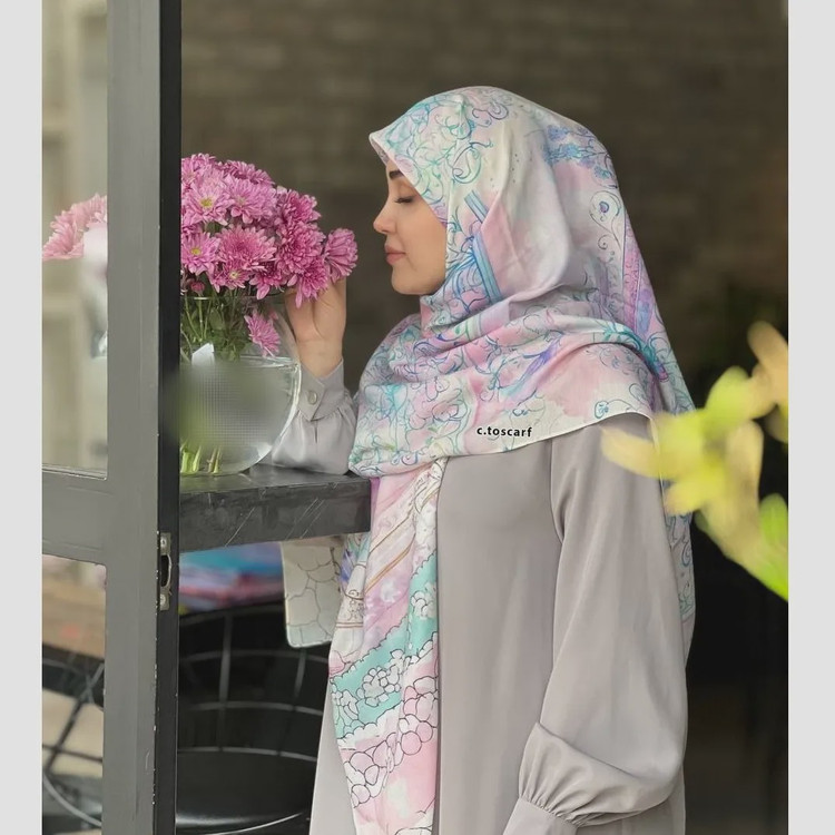 روسری نخی قواره 140 دور دوخت طرح بهار