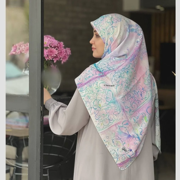 روسری نخی قواره 140 دور دوخت طرح بهار