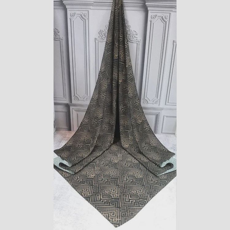 روسری طرح سیمین نخ بامبو قواره بزرگ 140x140 زنانه مشکی ریز نقش اسپرته