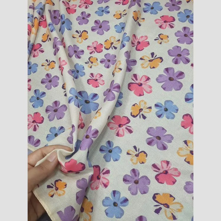 روسری نخ کاستوم طرح گل کاغذی قواره بزرگ 140x140 دور چرخ دوز کرم شیری