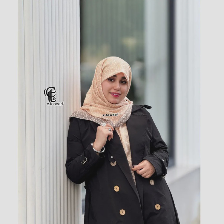 روسری نخ کاستوم طرح صوفیا سایز بزرگ و متوسط سه رنگ کرم هلویی یاسی سبز