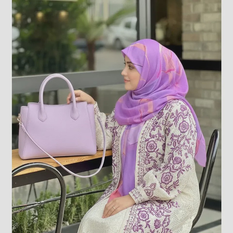 روسری نخی کاستوم طرح دلناز سایز 140 آبی چرخ دوز
