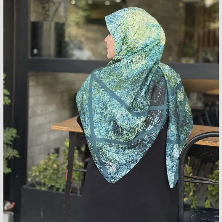 روسری نخ کاستوم طرح هیوا آبرنگی خاص تک