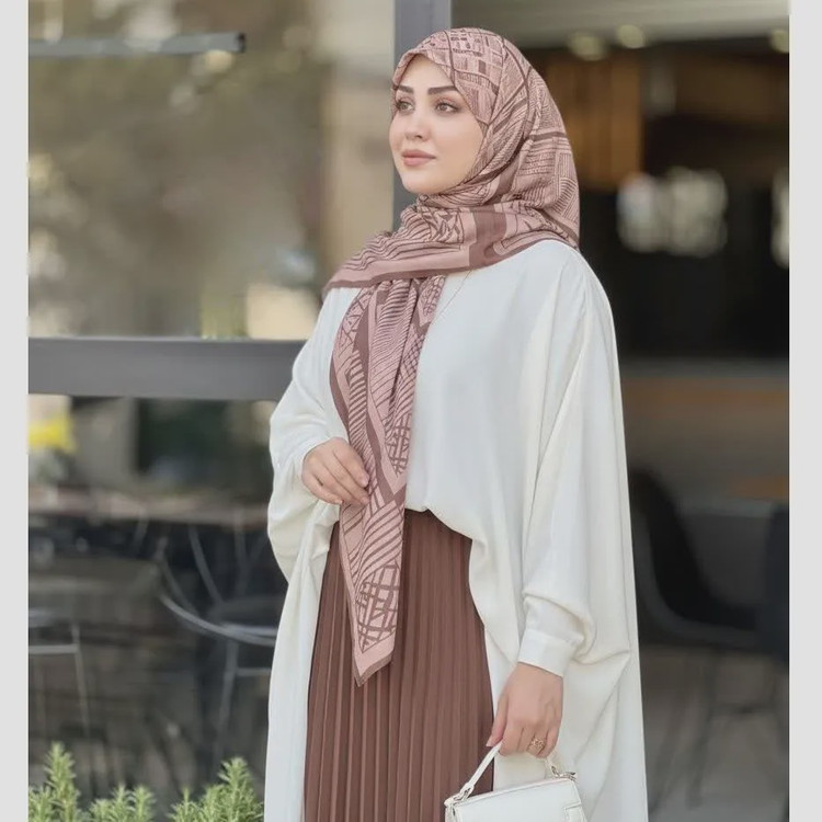 روسری نخ کاستوم طرح خاتون زنانه