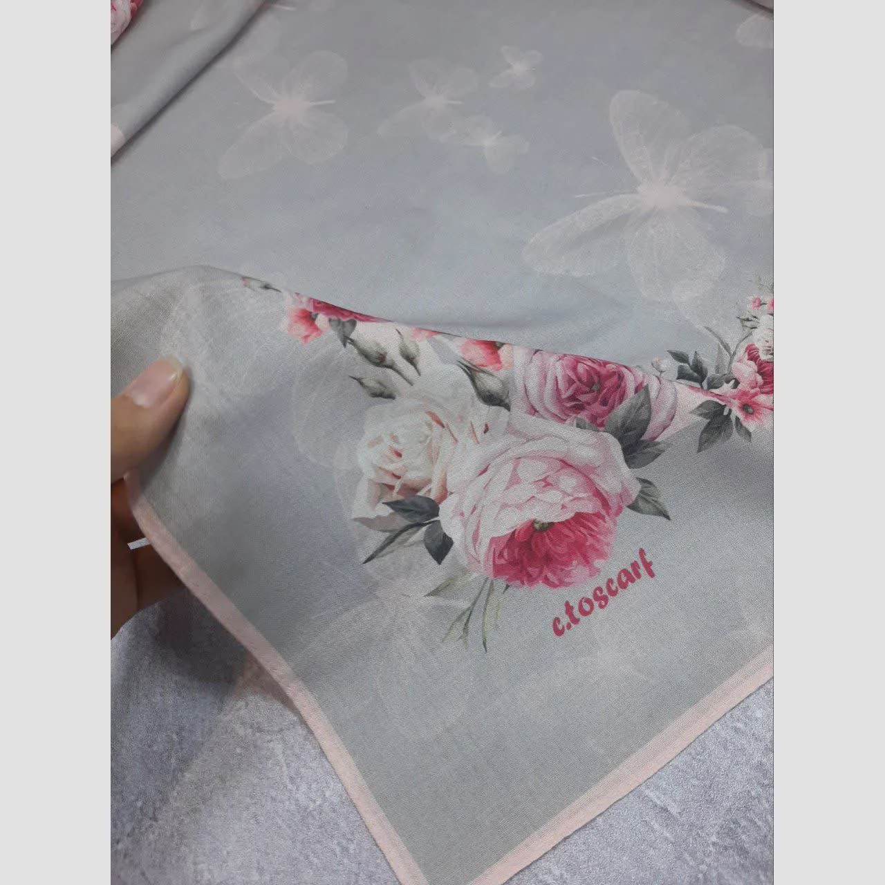 روسری نخ کاستوم مجلسی طرح مشکات پروانه گل رز قواره بزرگ 140 سانتیمتر