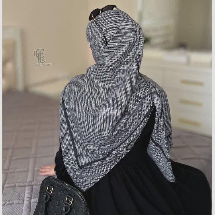 روسری نخ کاستوم طرح مارال ابعاد 140 در 140