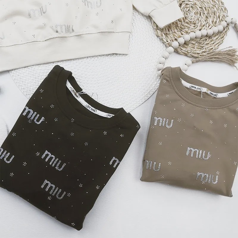 بلوز دخترانه یقه گرد طرح نگینی جنس پنبه سوپر
