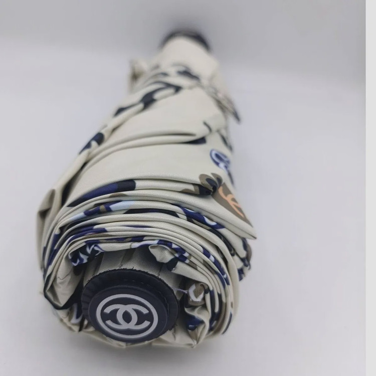چتر اتوماتیک برند چنل CHANEL ضد باد با پارچه نانو و جعبه کادویی رنگ کرم نخودی