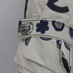 چتر اتوماتیک برند چنل CHANEL ضد باد با پارچه نانو و جعبه کادویی رنگ کرم نخودی