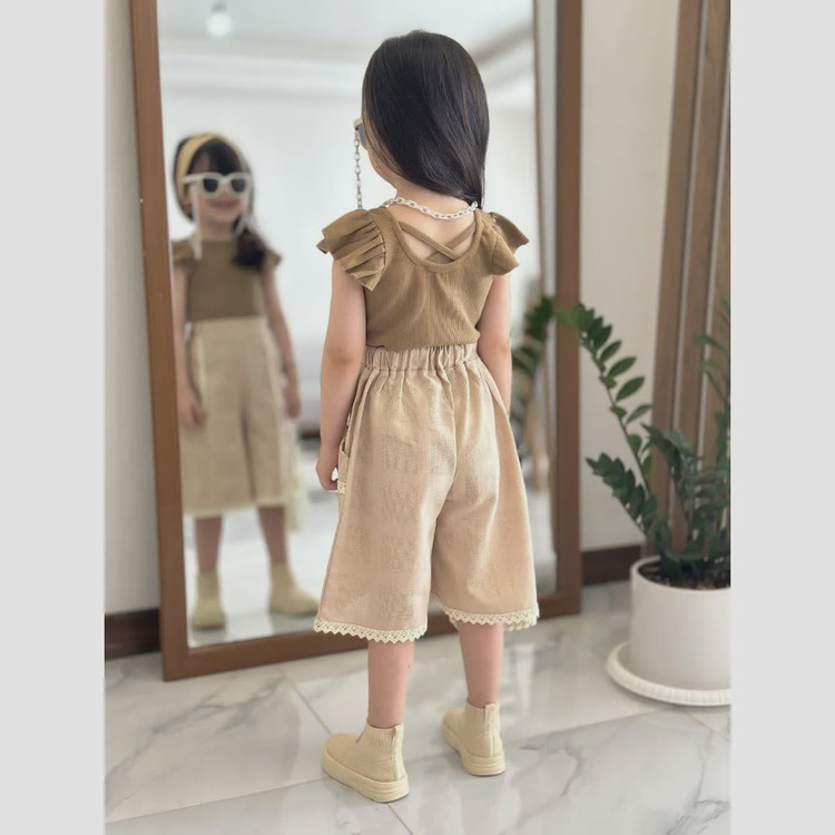ست تاپ و شلوارک دخترانه طرح سلنا جنس پنبه و لنین سایز 2 تا 9 سال