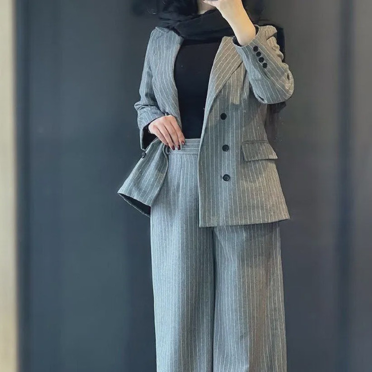 کت شلوار زنانه مدل آرون جنس دیپلمات پرشیا رنگ بندی متنوع سایز 1 و 2