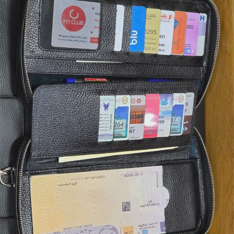 کیف پاسپورتی دستی و دوشی چرم طبیعی ظفر با قفل رمزدار و جای کارت