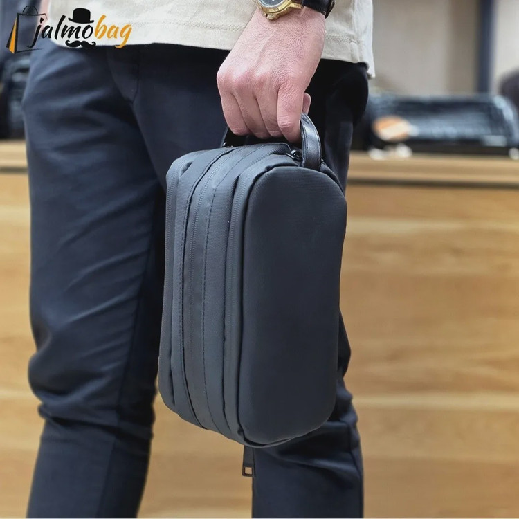 کیف دستی مردانه ضد آب گرین لاین جنس اسکین سیلیکونی ابعاد 13 در 23 سانتی متر