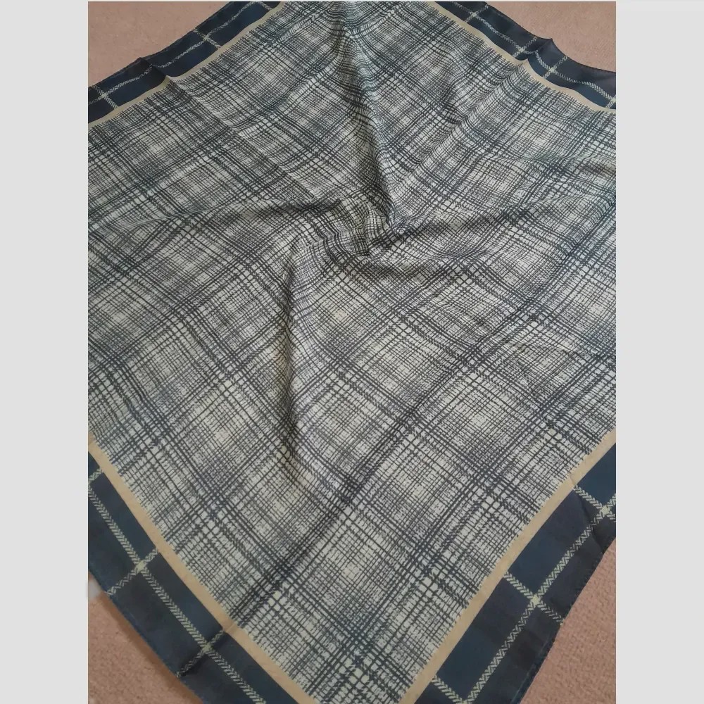 روسری نخی چهارخونه اسپرت قواره 100 سانت