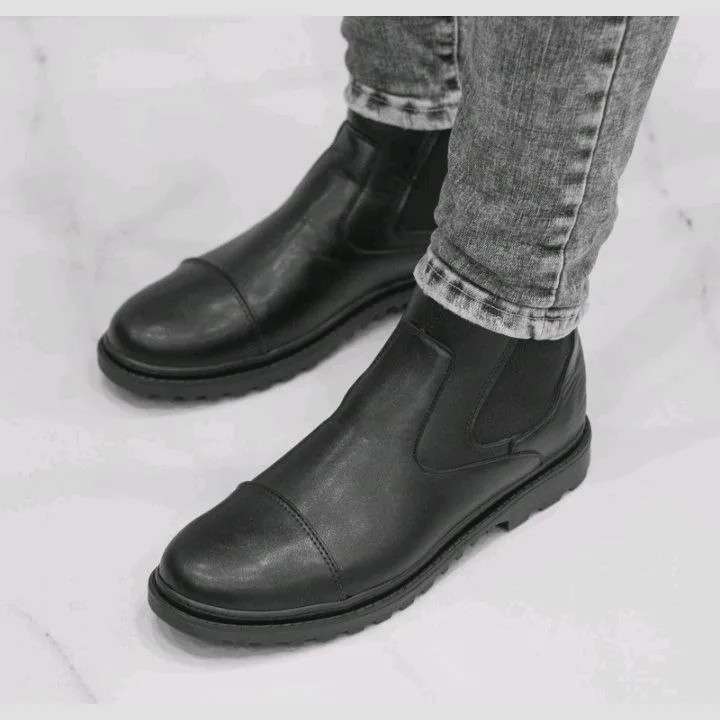 نیم بوت مردانه چرم مصنوعی مشکی مدل کیان