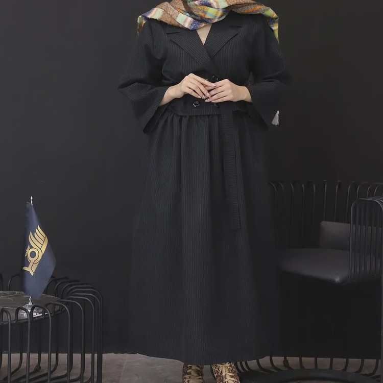 کت دامن زنانه مدل برشکا پارچه دیپلمات رنگ مشکی سایز 1 و 2