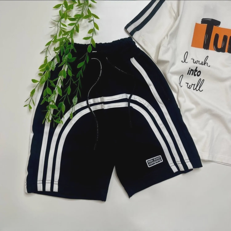 ست تیشرت و شلوارک اسپرت دخترانه و پسرانه طرح Turn رنگ سفید
