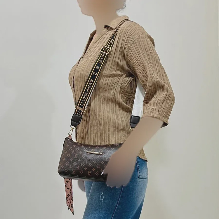 کیف دستی دوشی زنانه طرح دار کد 1419 جنس چرم مصنوعی