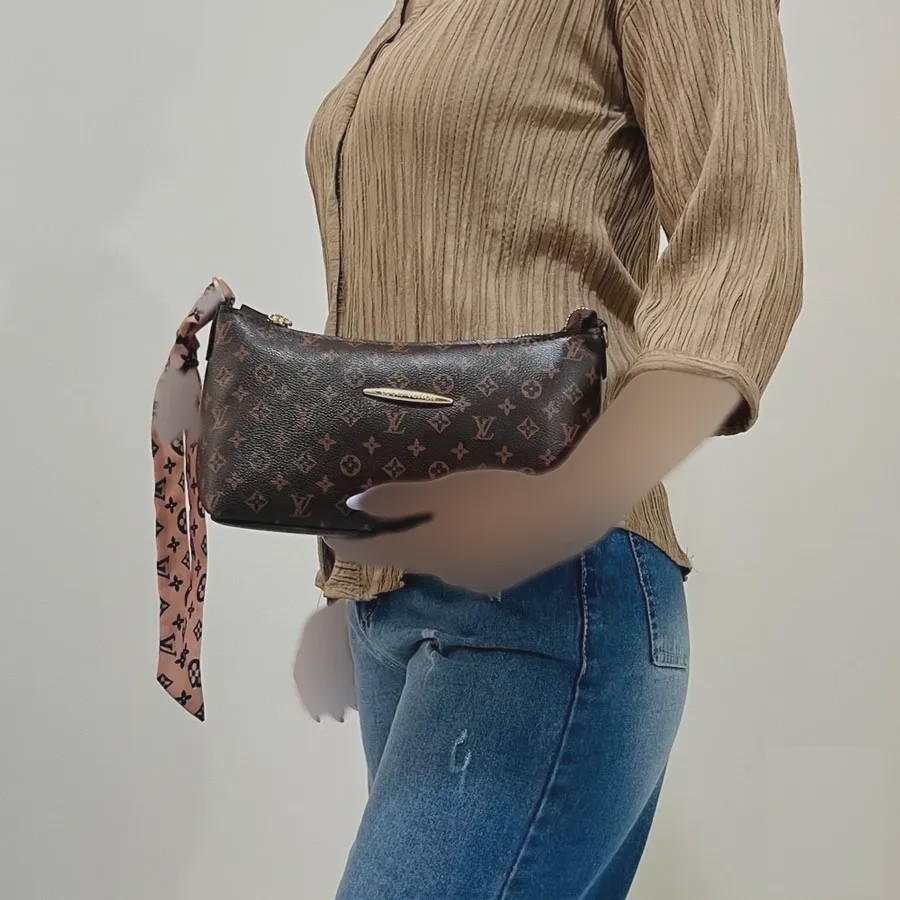 کیف دستی دوشی زنانه طرح دار کد 1419 جنس چرم مصنوعی