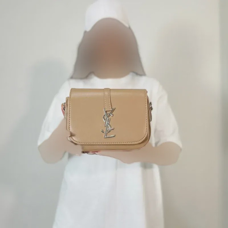 کیف دوشی زنانه چرم مصنوعی YSL ابعاد 20 در 16 سانتیمتر