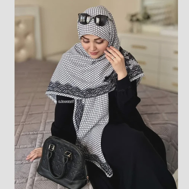 روسری نخی کاستوم طرح گیپور سایز 140 در 140